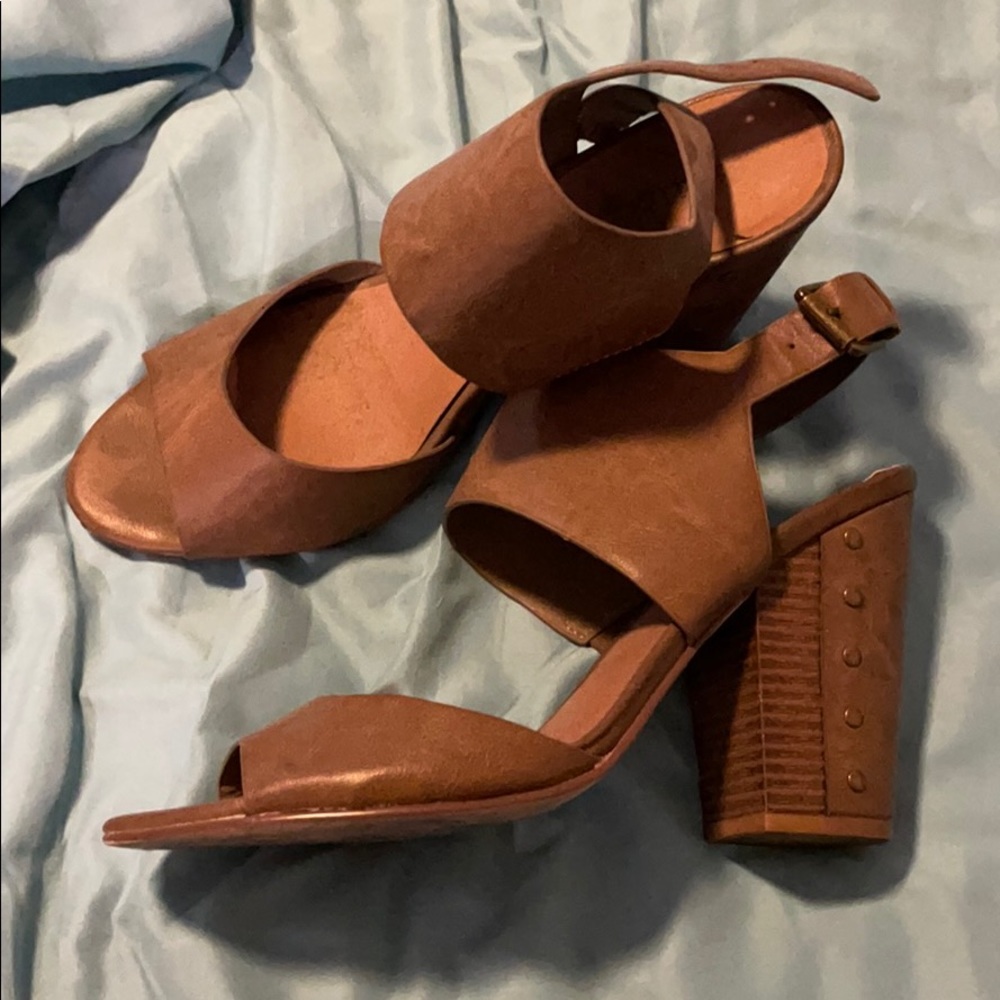 Chunky heels